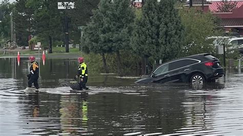 Fort Collins flooding strands hotel guests, damages cars